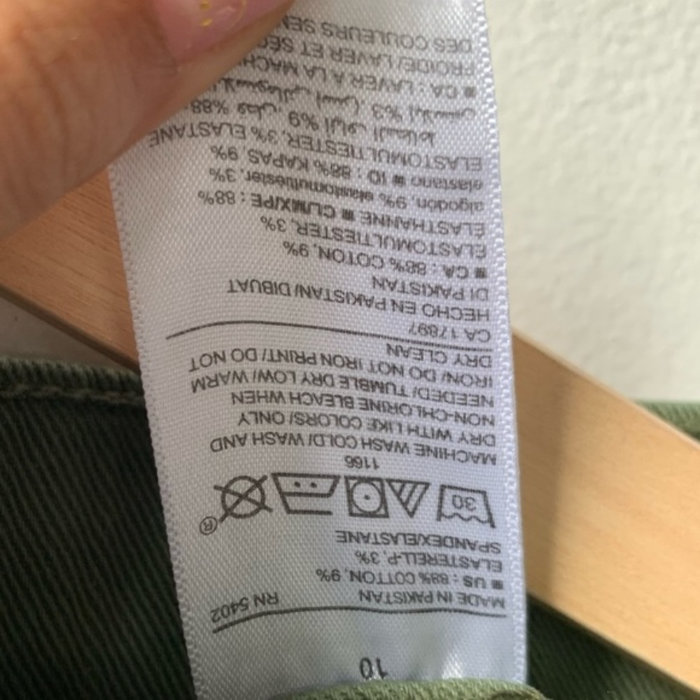 Old navy olive cut off boyfriend shorts 10 - Picture 4 of 5